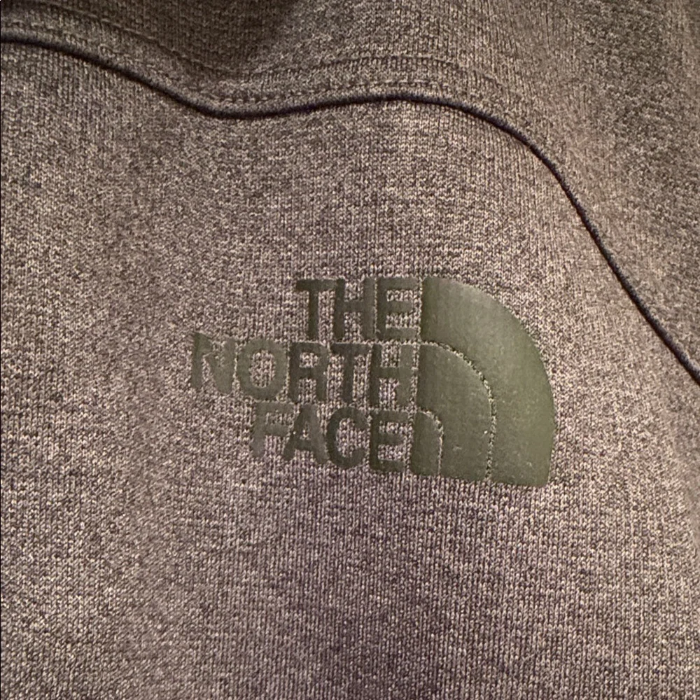 The North Face Men’s Medium Full Zip Hooded Jacket Black Softshell Fleece